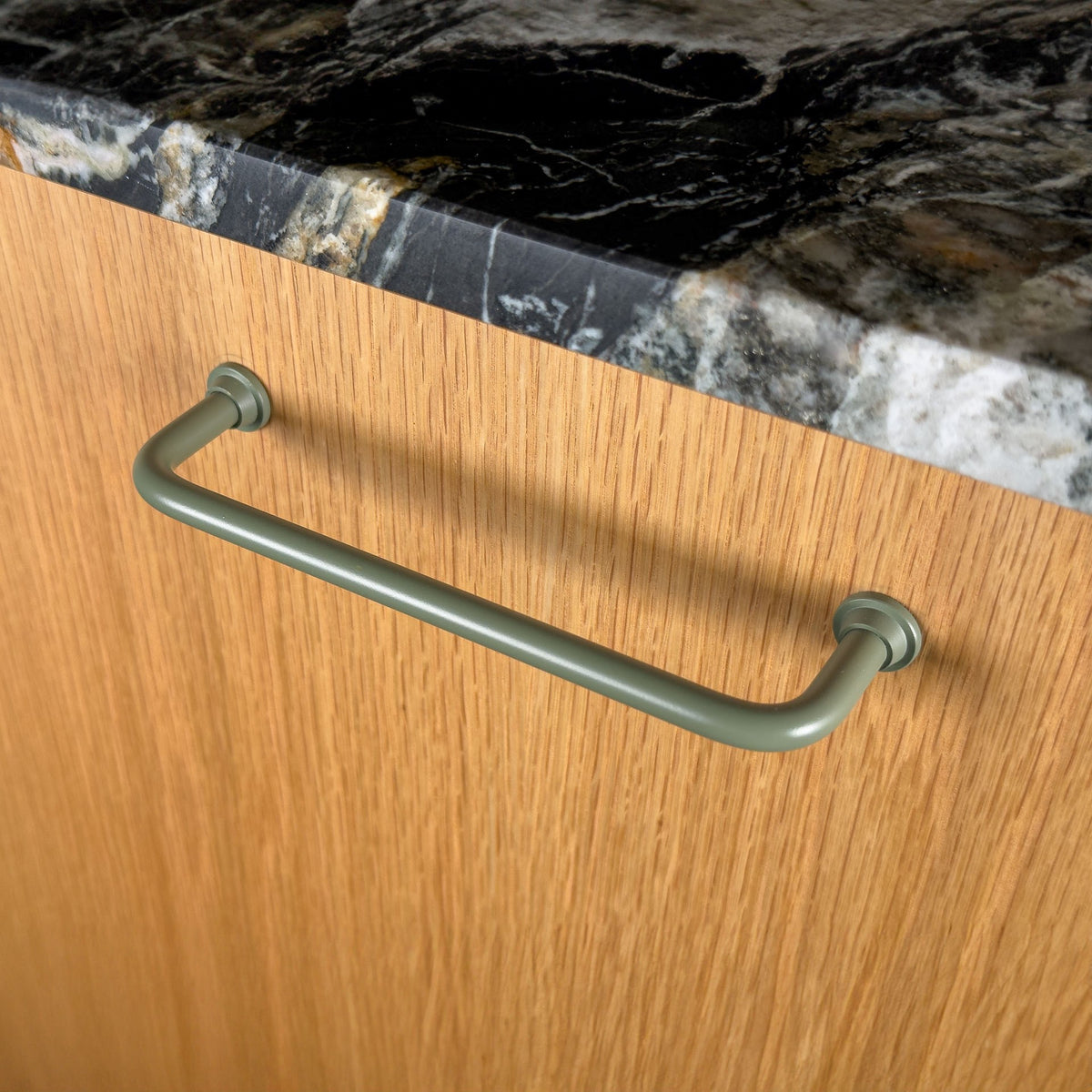 Frederiksberg cabinet handle, army green • Chr. Jørgensen
