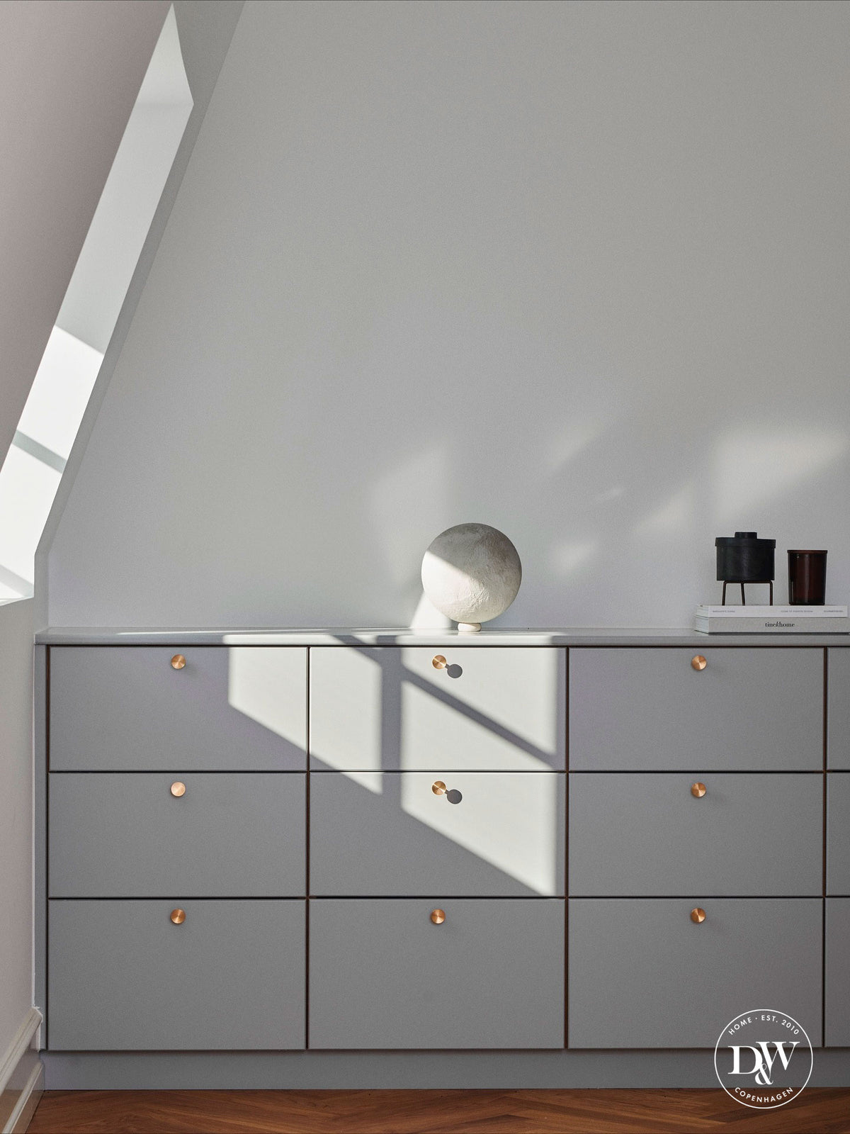 Deep møbelknop, massiv poleret messing med lak • KYNER & Co - Copenhagenhomedesign
