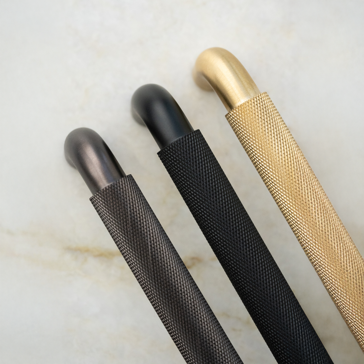 Køkkengreb med diamond cut i bronze / bruneret messing - Holmen • Chr. Jørgensen - Copenhagenhomedesign