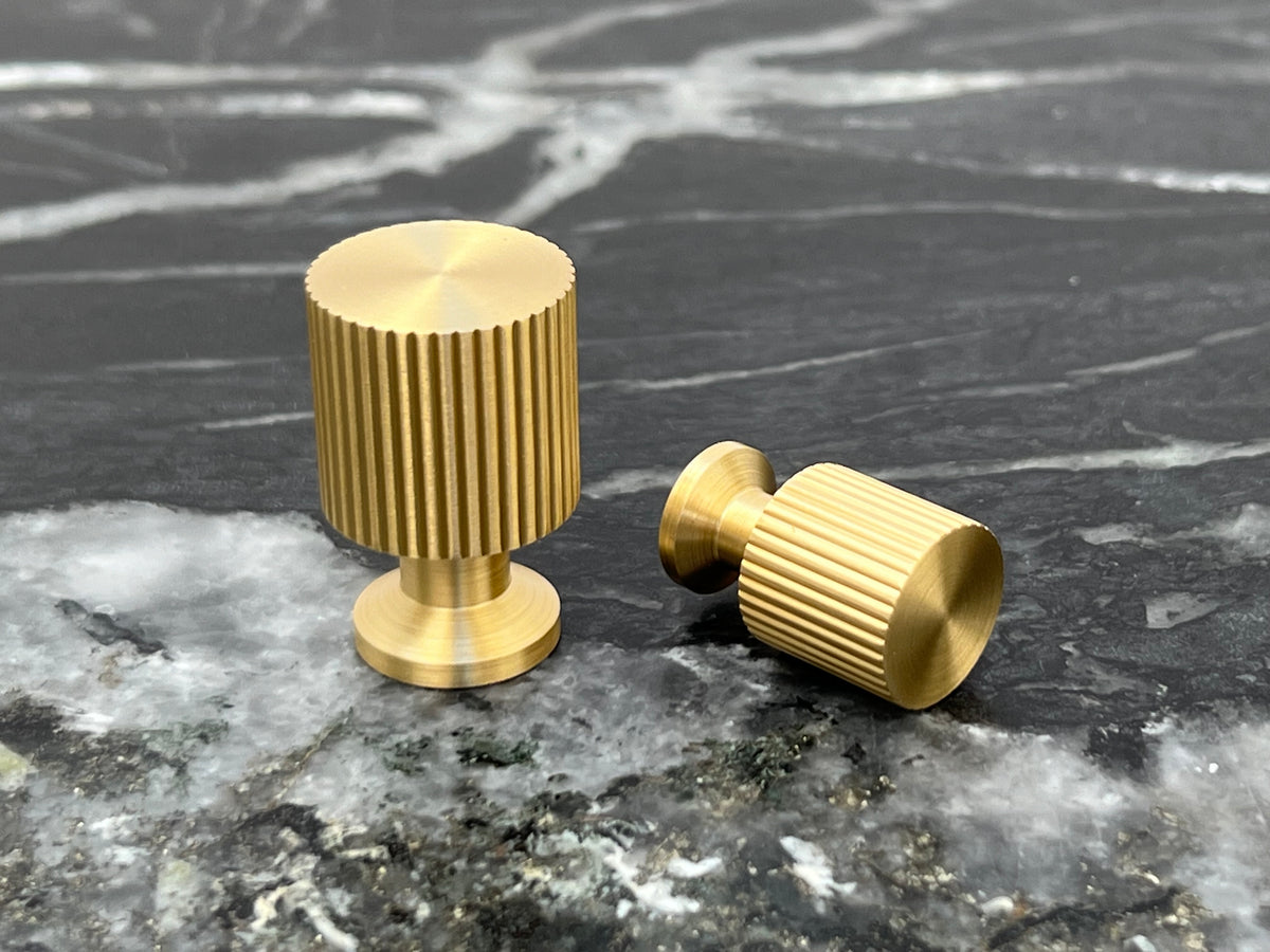 Møbelknop i børstet messing med lak, 33 mm - Marienlund • Chr. Jørgensen - Copenhagenhomedesign