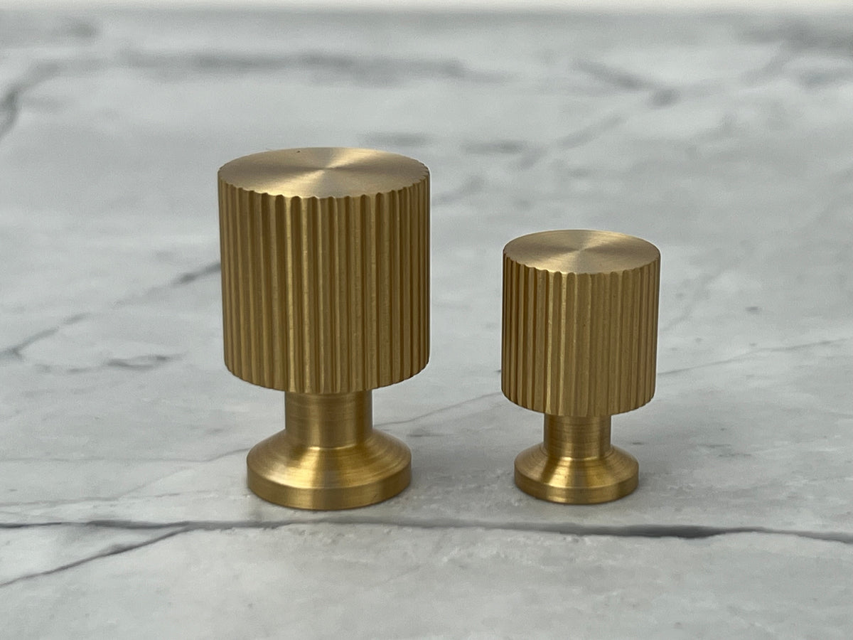 Møbelknop i børstet messing uden lak, 33 mm - Marienlund • Chr. Jørgensen - Copenhagenhomedesign