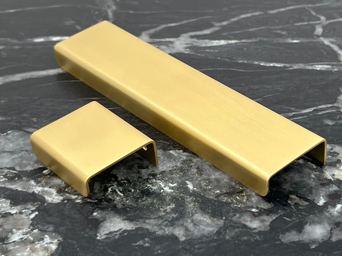 Profilgreb i børstet messing med lak, c/c 160 mm - Værløse • Chr. Jørgensen - Copenhagenhomedesign