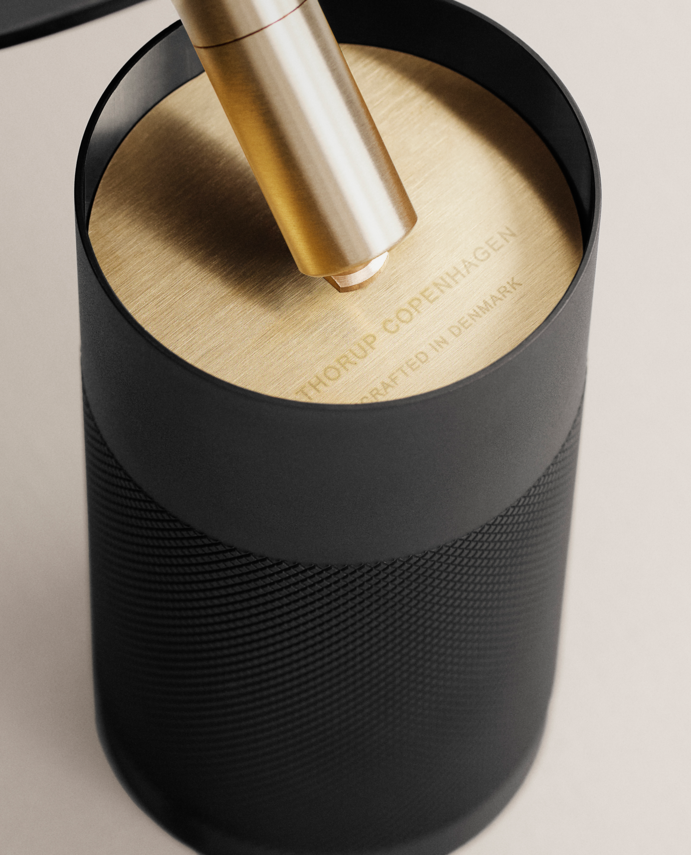 Patrone loftspot med roset, sortbruneret og messing • Thorup Copenhagen - Copenhagenhomedesign