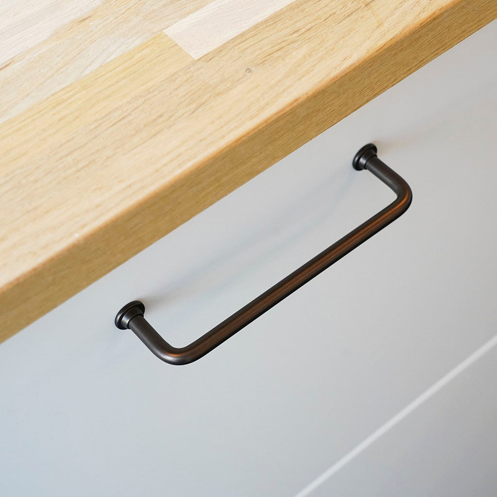Køkkengreb i bronze / bruneret messing - Frederiksberg • Chr. Jørgensen - Copenhagenhomedesign