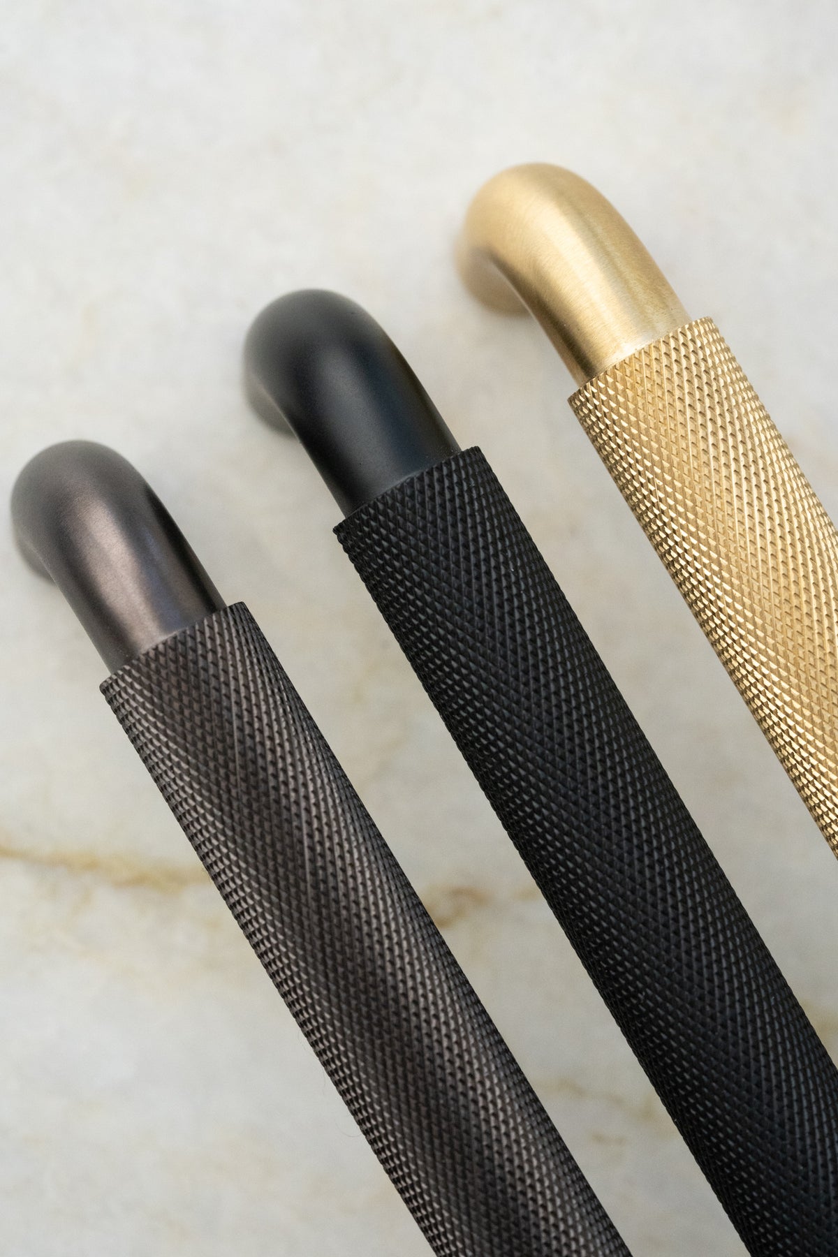 Køkkengreb med diamond cut i bronze / bruneret messing - Holmen • Chr. Jørgensen - Copenhagenhomedesign