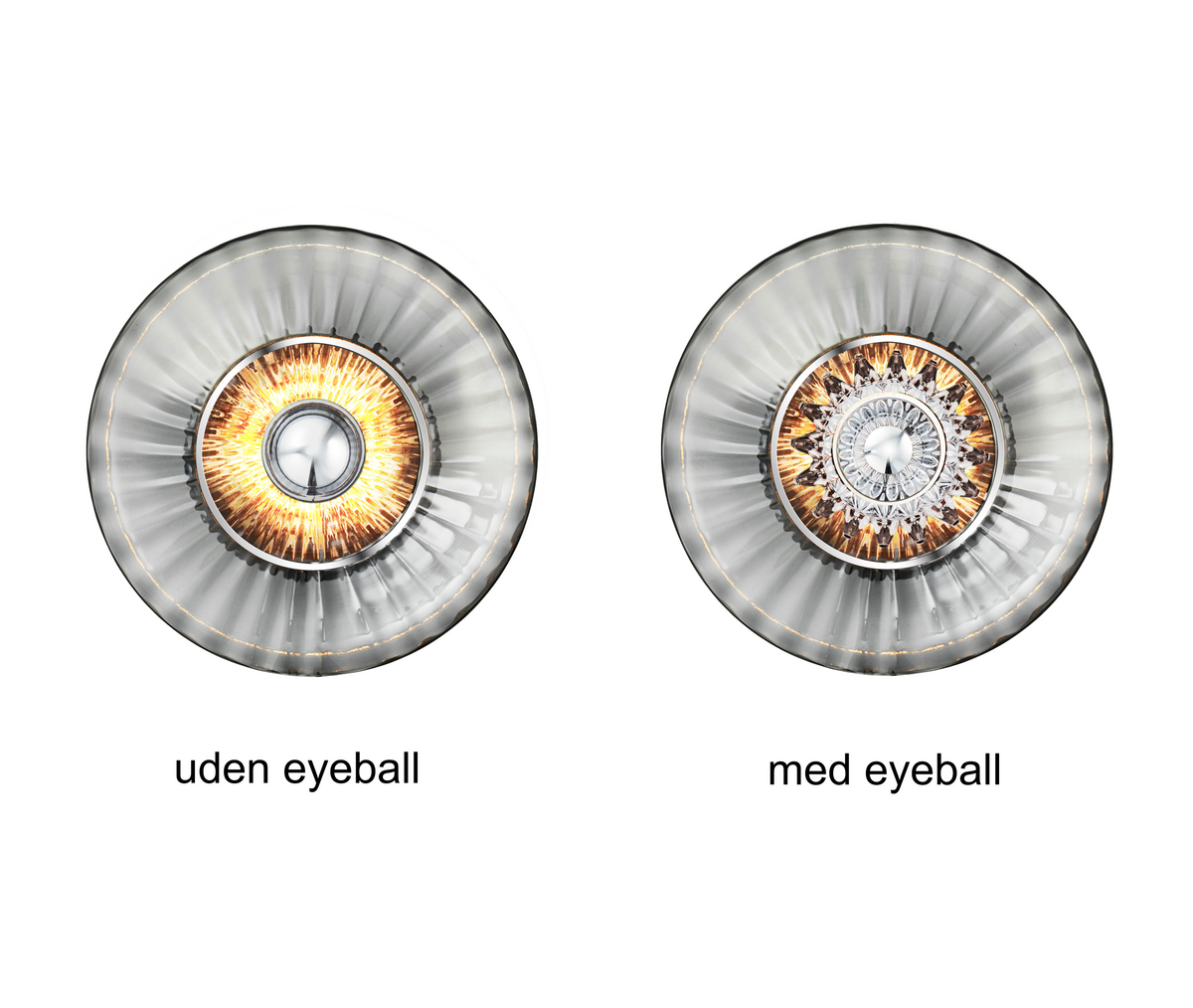 Rund væglampe i smoked plisseret glas, som skaber et lysspil på væggen. Her vises lampen med og uden eyeball tilbehøret.