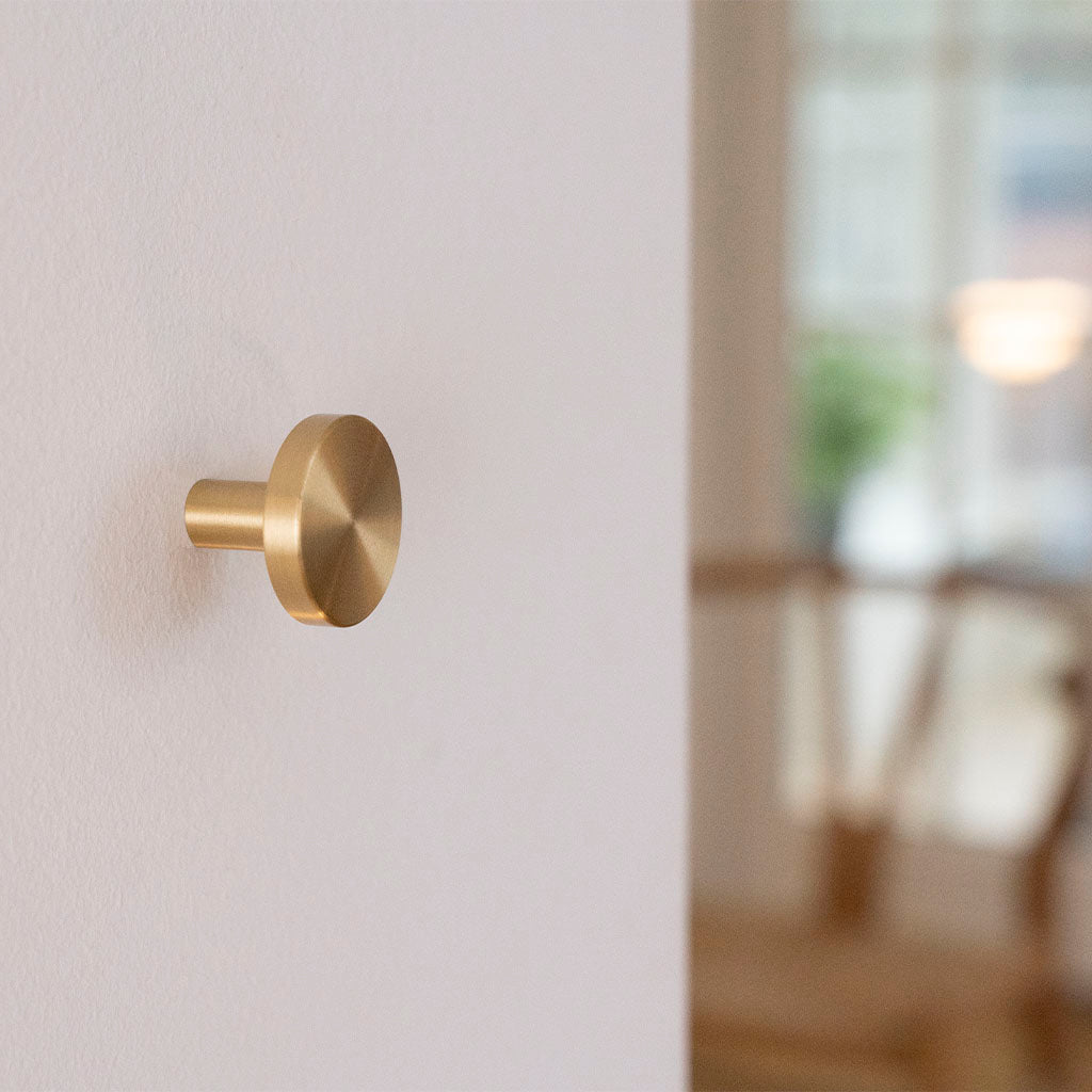 Møbelknop i børstet messing med lak, 40 mm - Vesterbro • Chr. Jørgensen - Copenhagenhomedesign