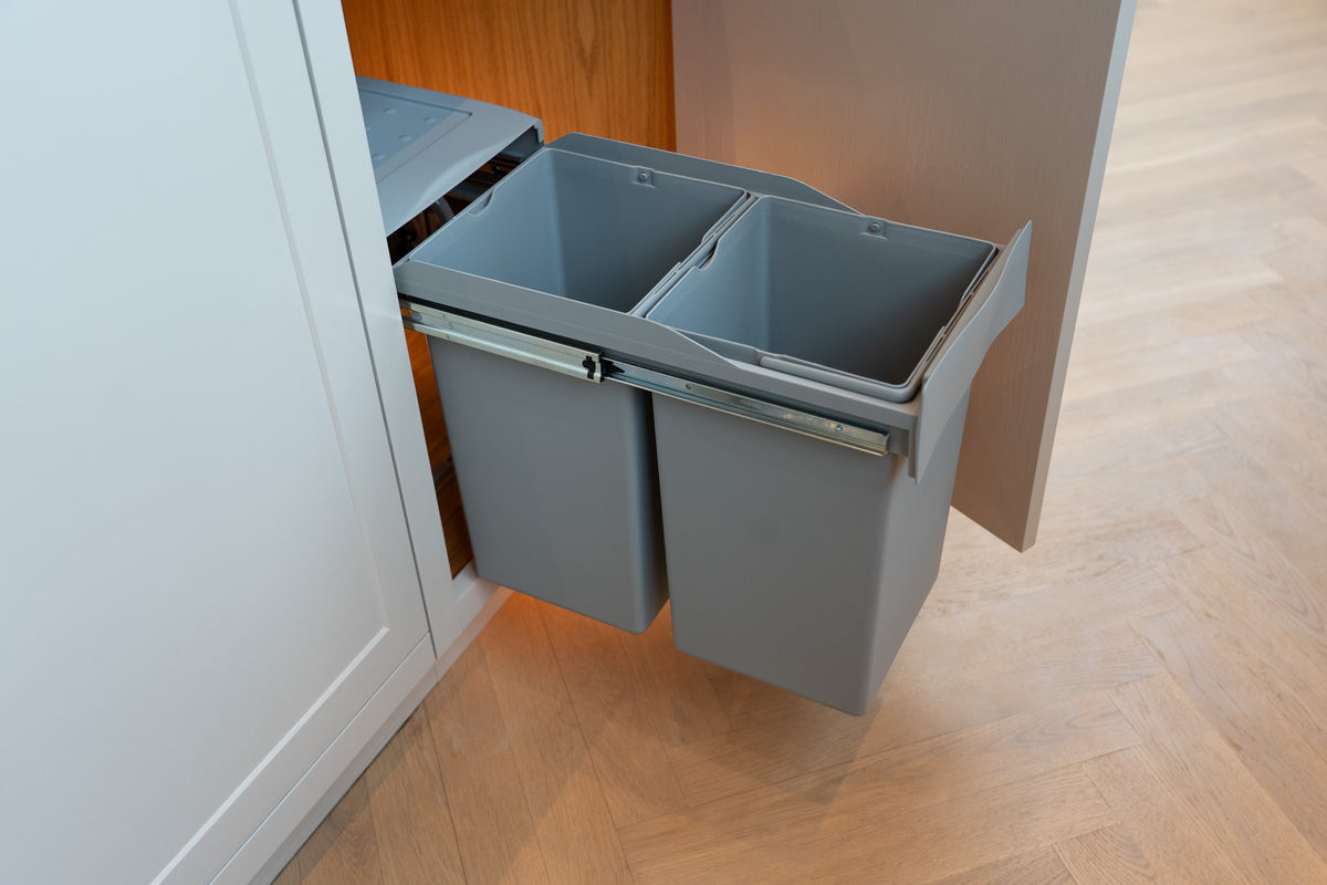 Copenhagen 2-28 full-extension waste system, 2 × 14 litres, light grey
