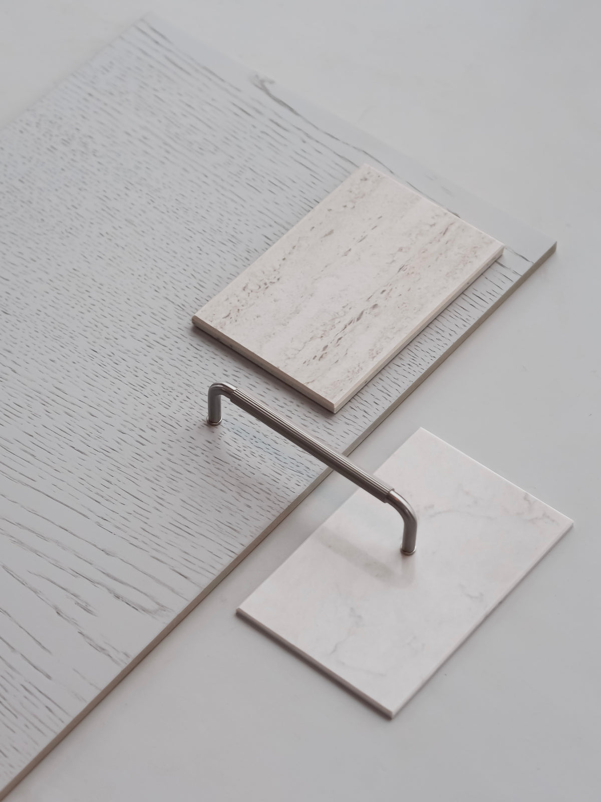 Køkkengreb med linjeret design i rustfrit stål look - Langelinie • Chr. Jørgensen - Copenhagenhomedesign