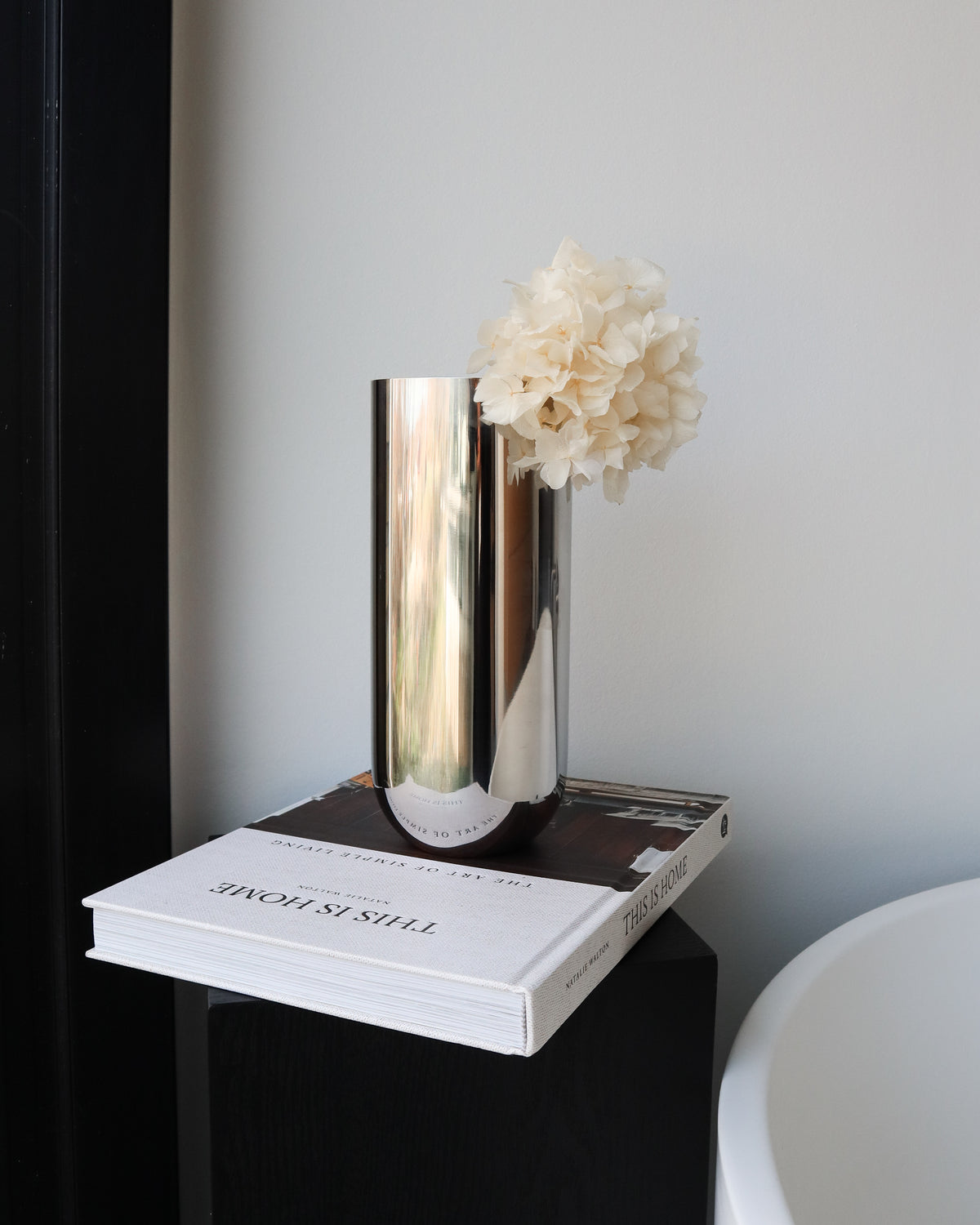 Vase af rustfrit stål • NICHBA - Copenhagenhomedesign