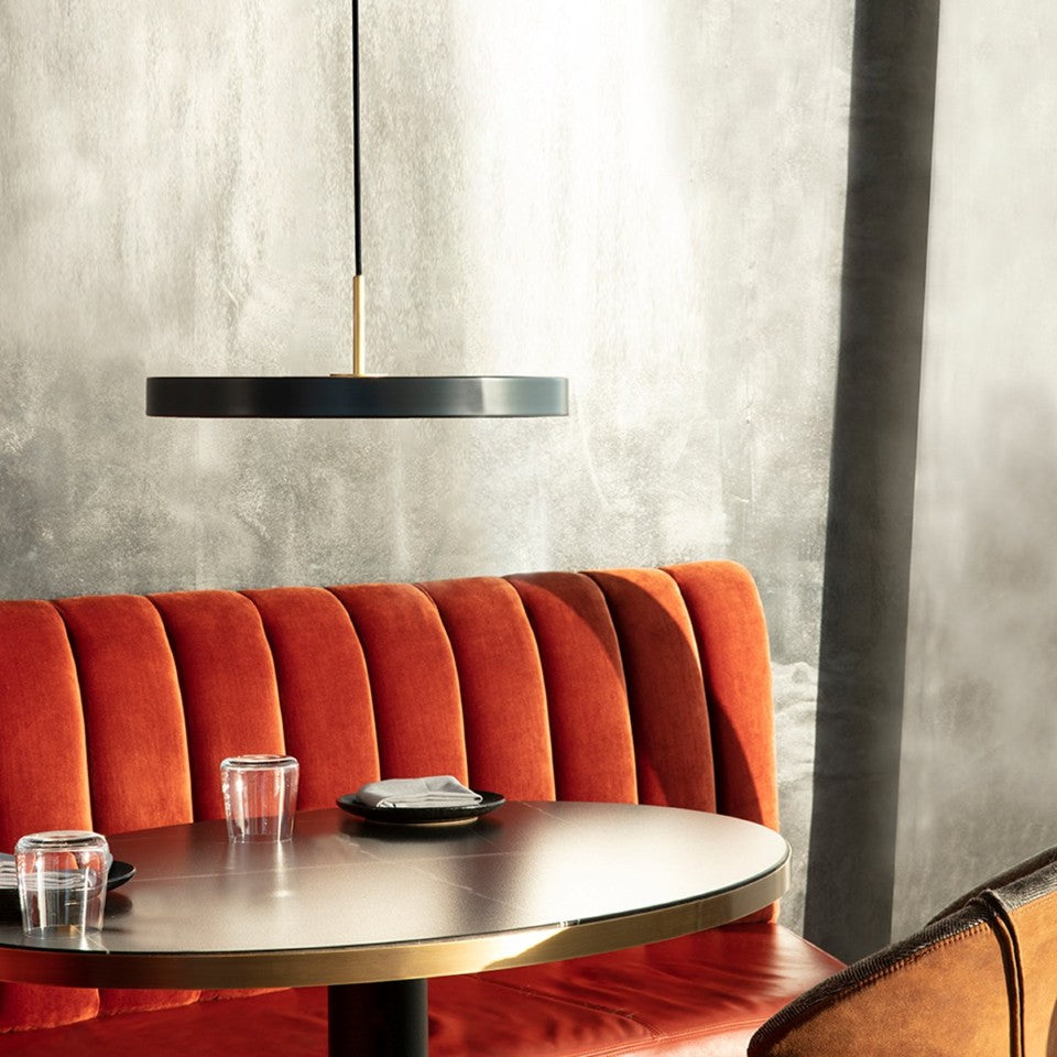 Asteria Plus pendel, grå og messing • UMAGE - Copenhagenhomedesign