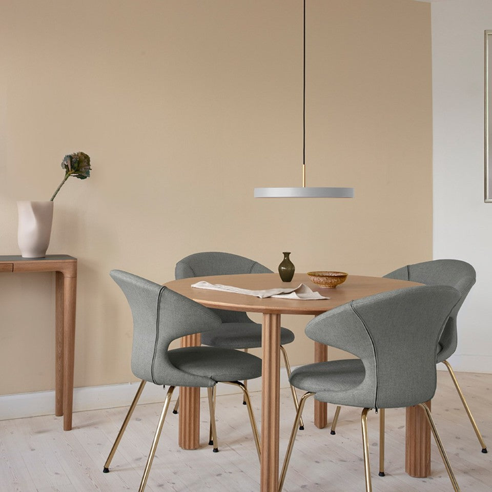 Asteria Plus pendel, lysegrå (mist) og messing • UMAGE - Copenhagenhomedesign