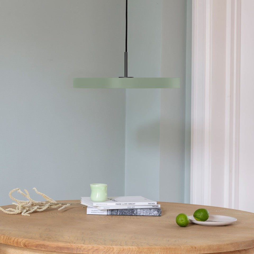Asteria Plus pendel, oliven og sort • UMAGE - Copenhagenhomedesign