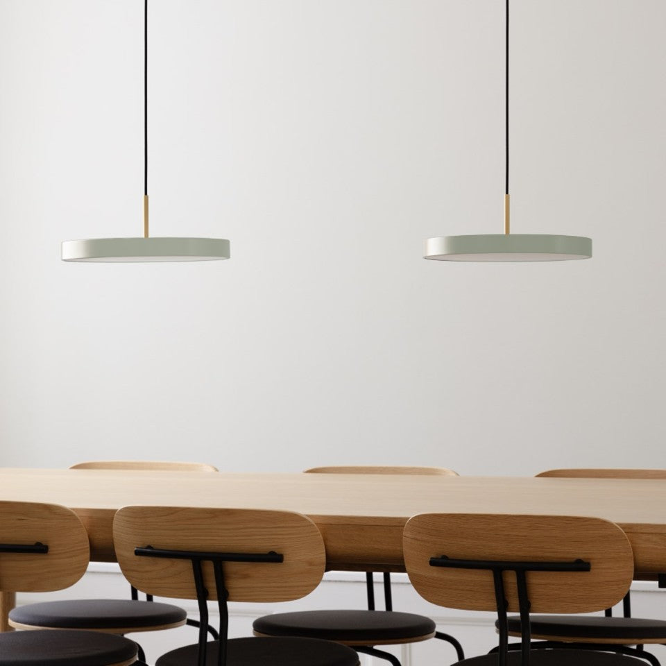 Asteria Plus pendel, oliven og messing • UMAGE - Copenhagenhomedesign