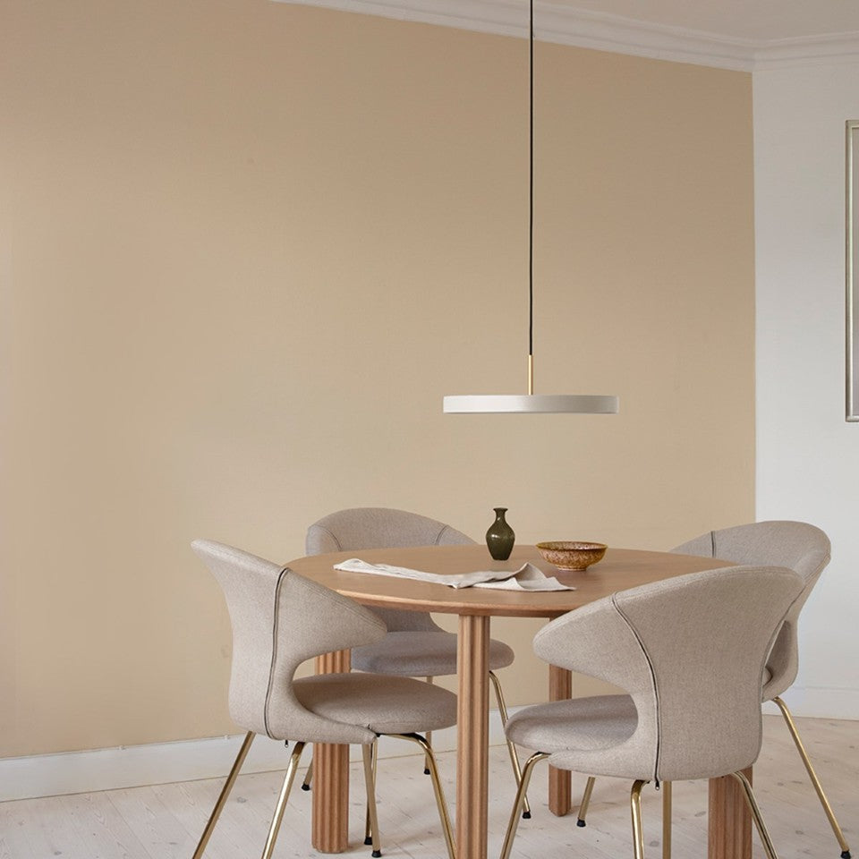 Asteria Plus pendel, hvid og messing • UMAGE - Copenhagenhomedesign