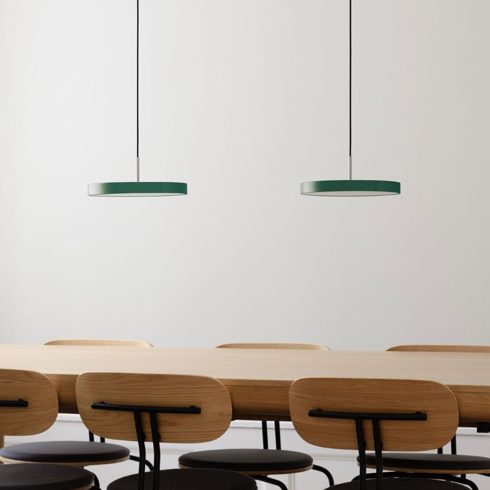 Asteria Plus pendel, grøn og stål • UMAGE - Copenhagenhomedesign
