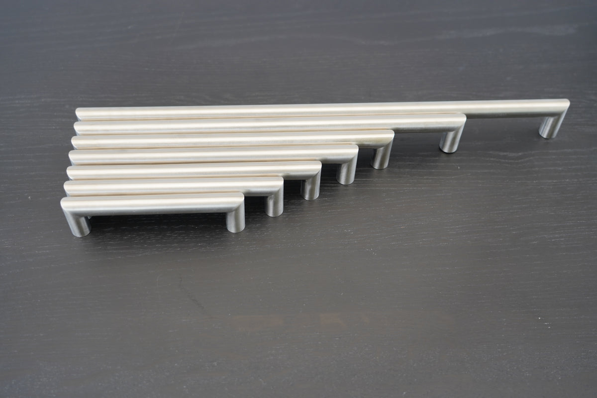 Odense • Kitchen handle, brushed stainless steel