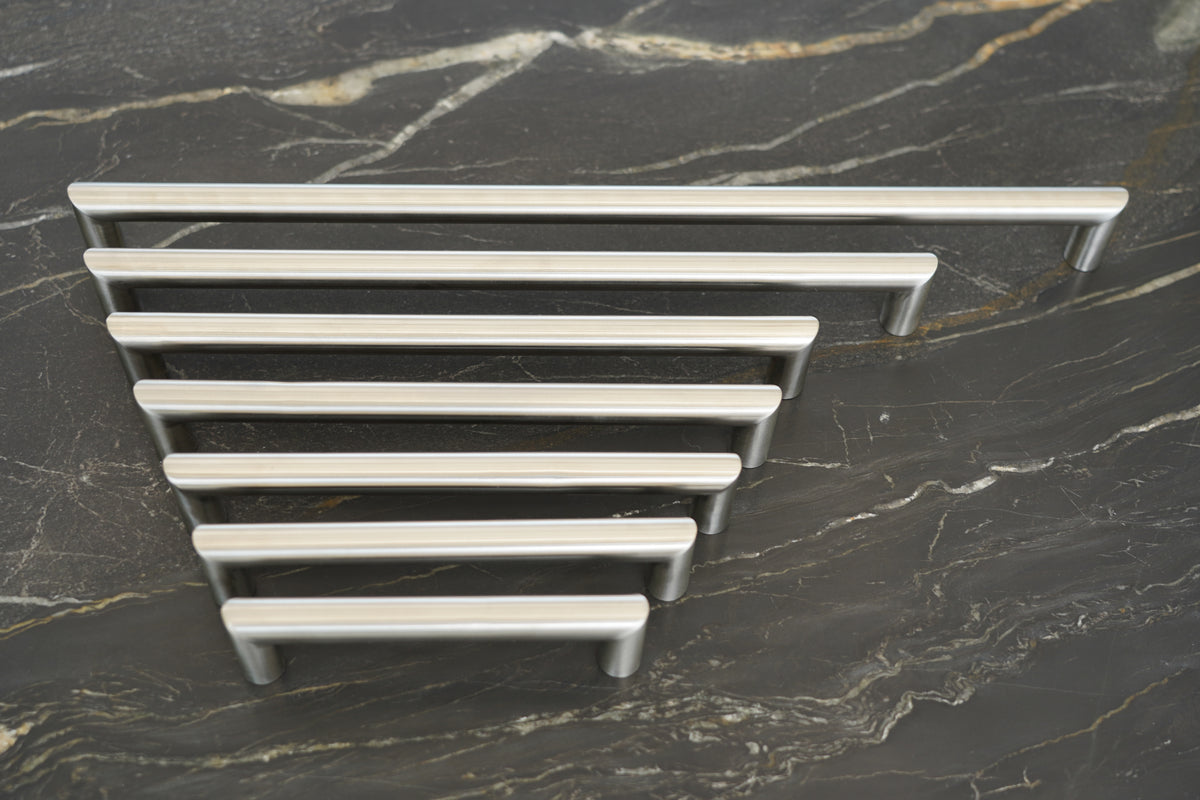 Odense • Kitchen handle, brushed stainless steel