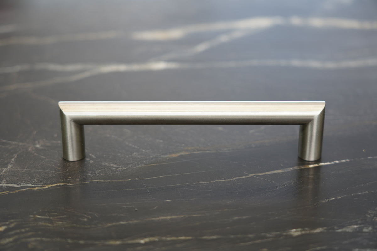 Odense • Kitchen handle, brushed stainless steel