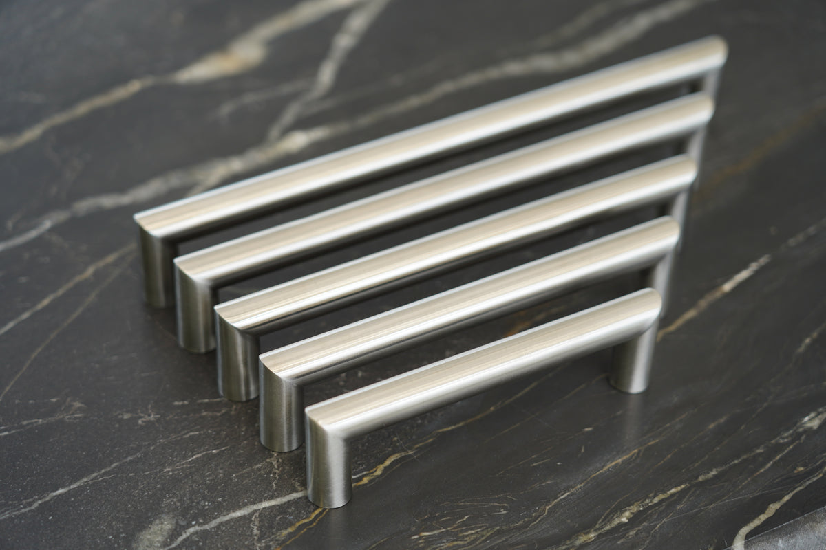 Odense • Kitchen handle, brushed stainless steel