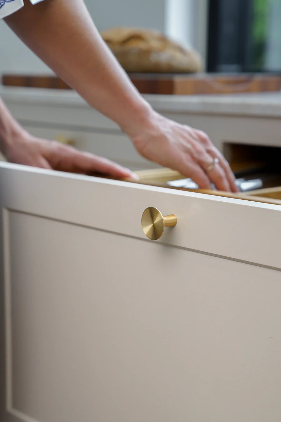 København cabinet knob, lacquered brushed brass – Ø 30 mm • Chr. Jørgensen