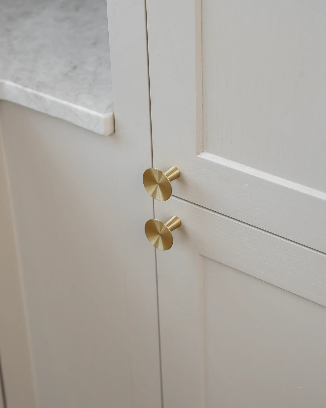 København cabinet knob, lacquered brushed brass – Ø 30 mm • Chr. Jørgensen