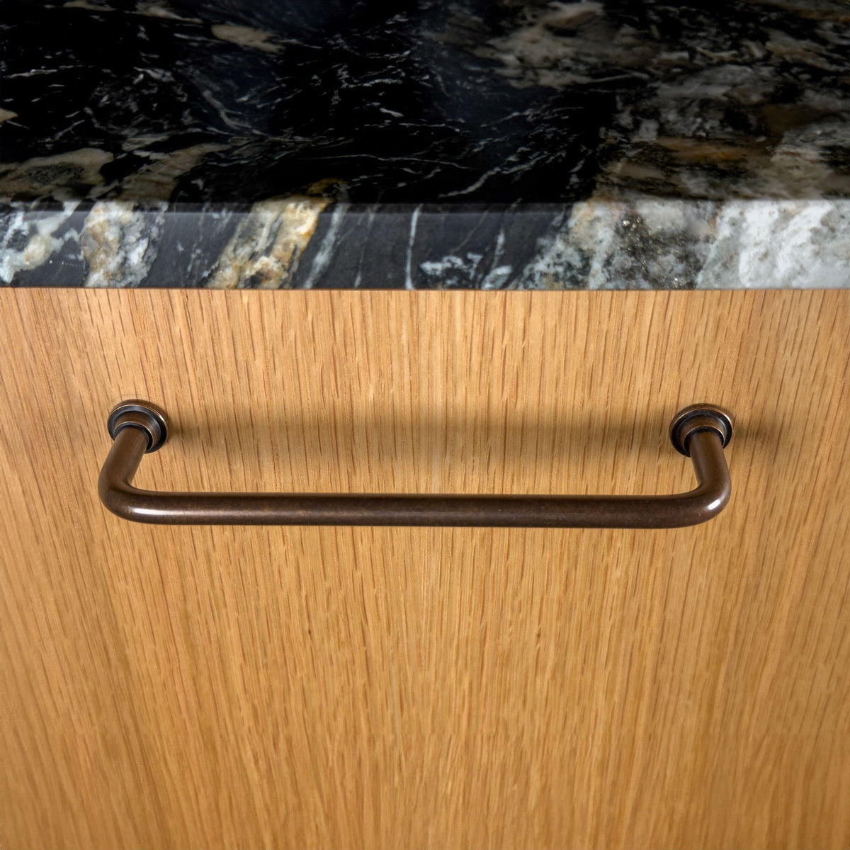 Frederiksberg cabinet handle, antique brass • Chr. Jørgensen