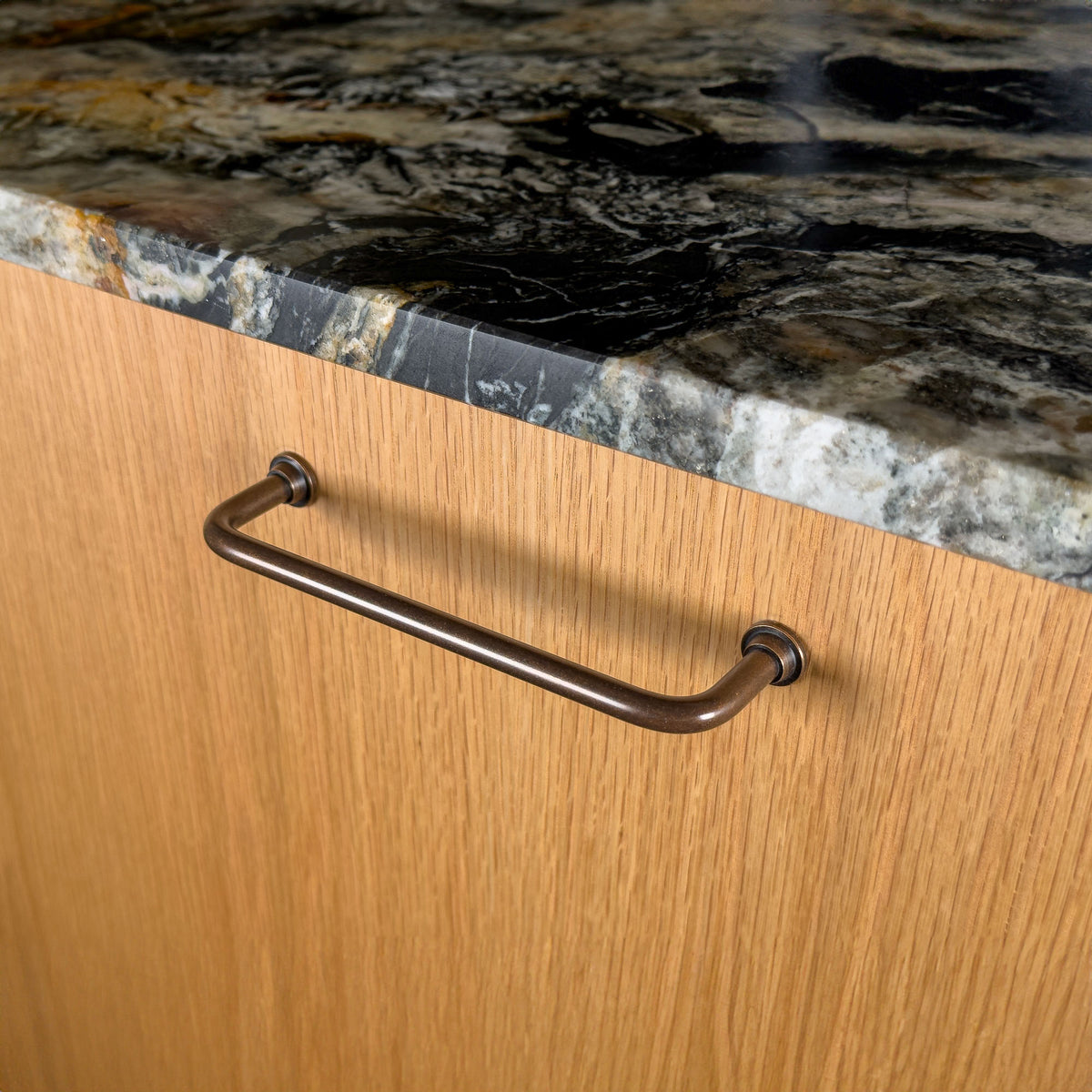 Frederiksberg cabinet handle, antique brass • Chr. Jørgensen