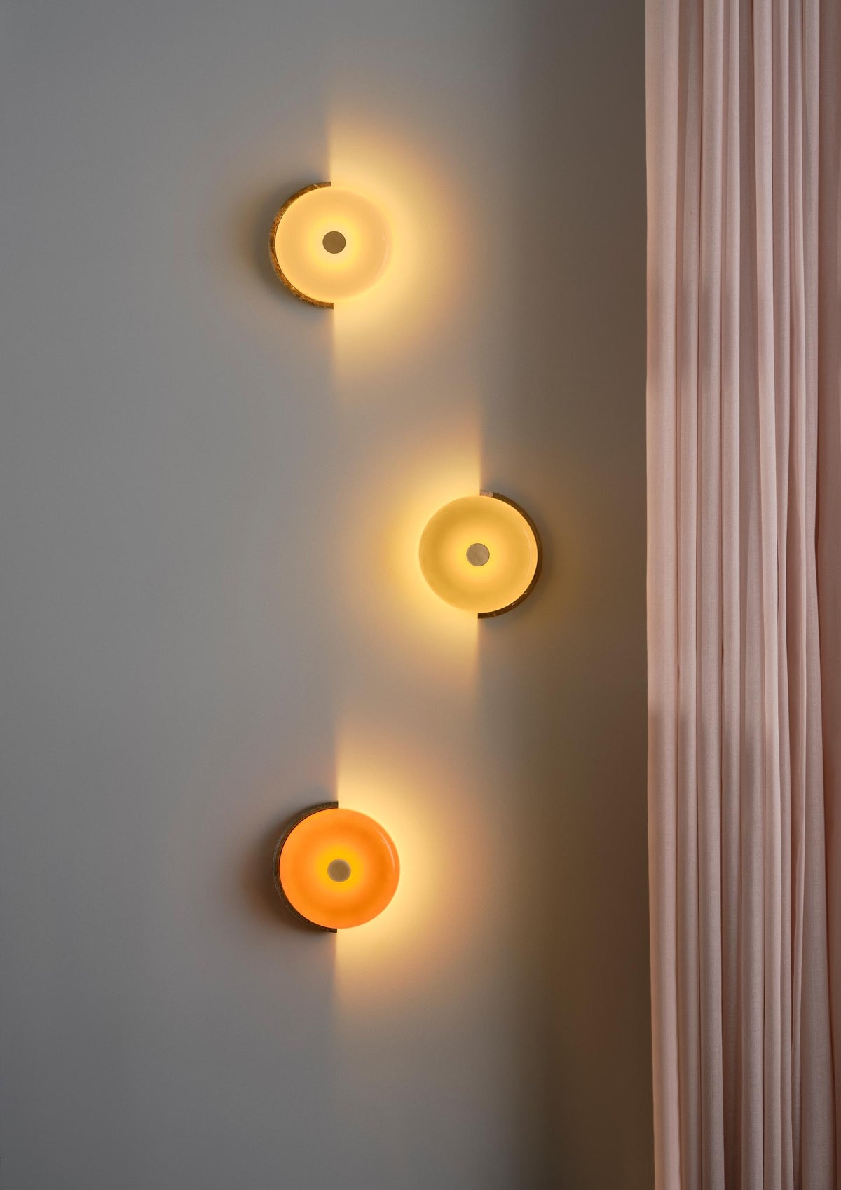 TRIP Wall væglampe, moss/amber • Design by Us - Copenhagenhomedesign