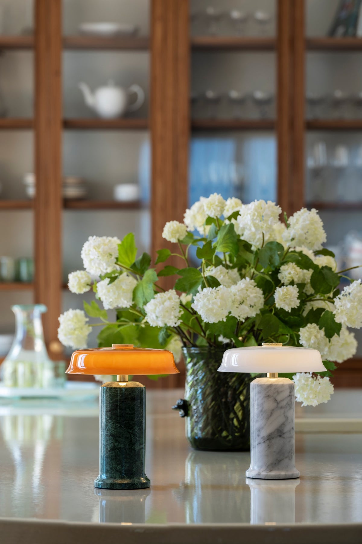 TRIP No. 2 portable bordlampe, hvid carrara/opal glossy • Design by Us - Copenhagenhomedesign