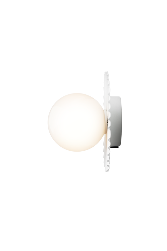 Liila Muuse væg- og loftlampe, hvid / opal • NUURA - Copenhagenhomedesign