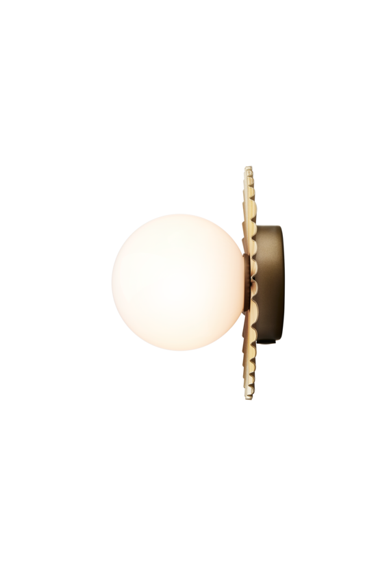 Liila Muuse væg- og loftlampe, nordic gold / opal • NUURA - Copenhagenhomedesign