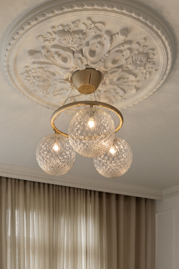 Miira 3 Circular lysekrone, brass / optic clear • NUURA - Copenhagenhomedesign