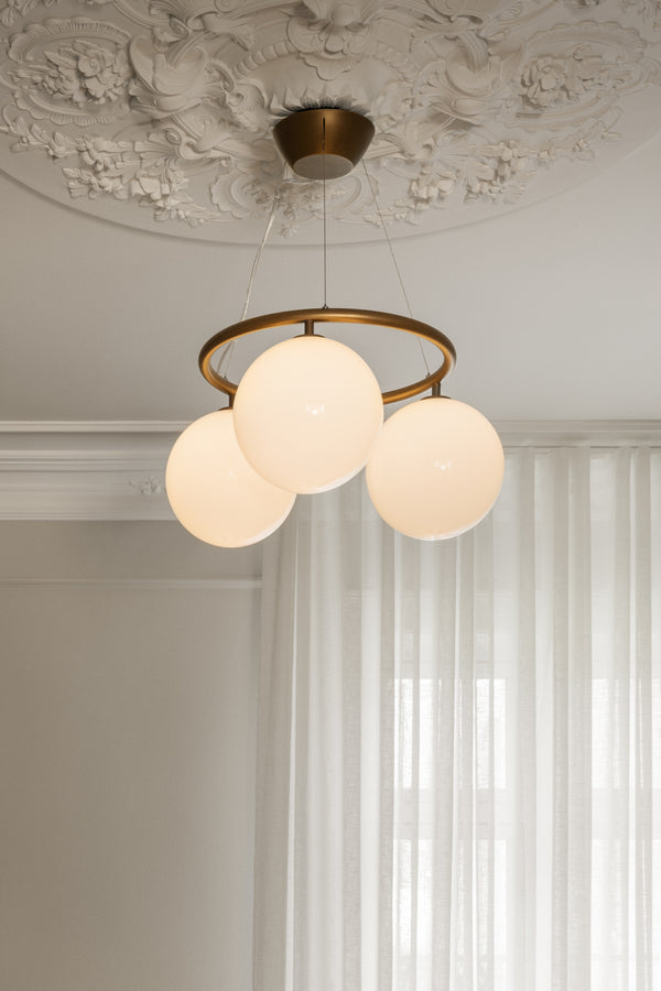 Miira 3 Circular lysekrone, dark bronze / opal • NUURA - Copenhagenhomedesign