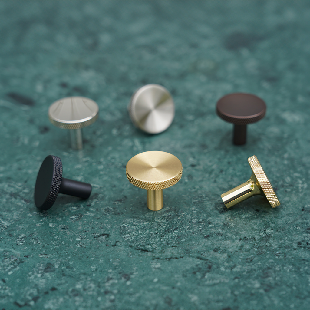 Møbelknop med diamond cut i rustfrit stål look - Søllerød • Chr. Jørgensen - Copenhagenhomedesign