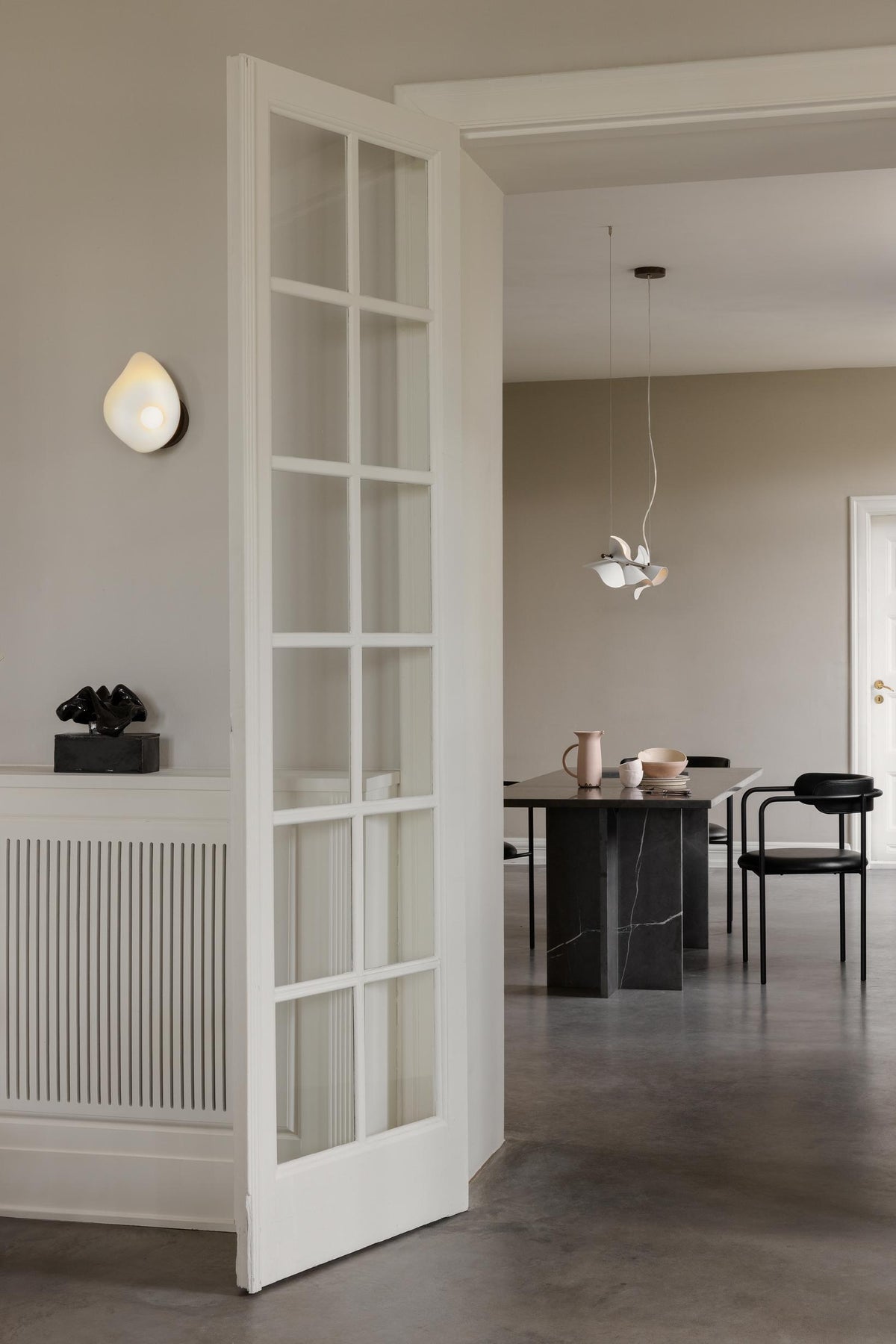 Florii 1 Wall væglampe, dark bronze / hvid • NUURA - Copenhagenhomedesign