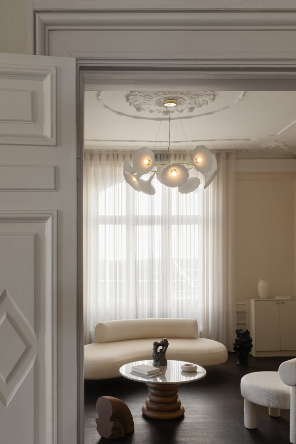 Petalii 10 lysekrone, polished brass / opal • NUURA - Copenhagenhomedesign