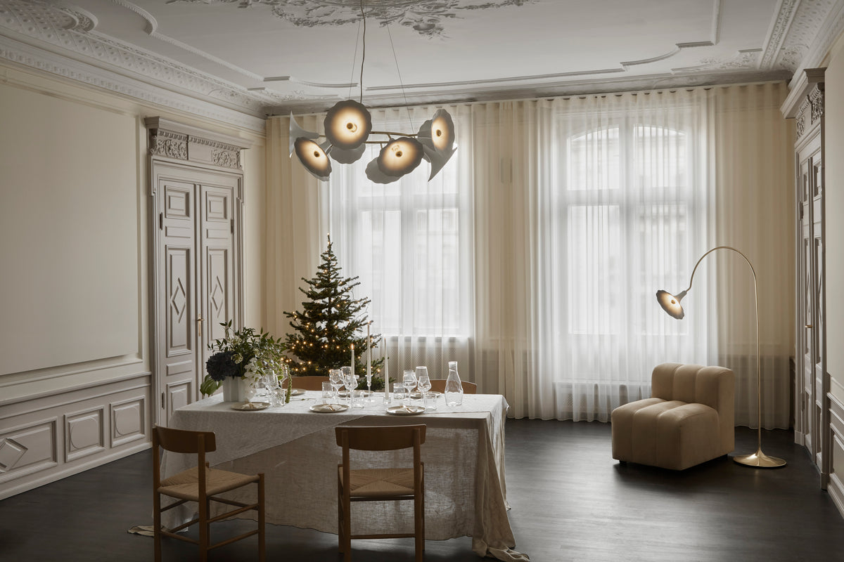 Petalii Floor gulvlampe, polished brass / opal • NUURA - Copenhagenhomedesign