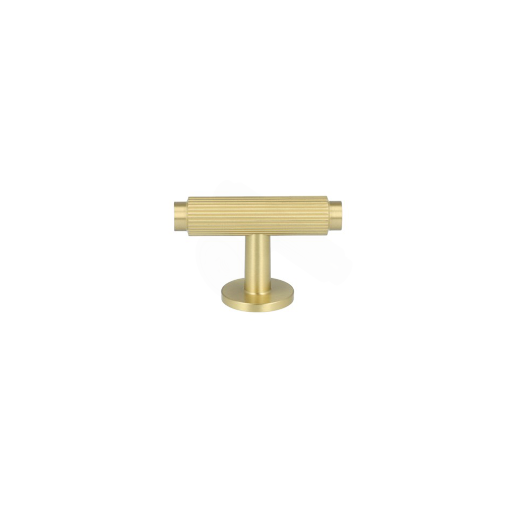 Møbelknop T-bar med linjeret design i børstet messing uden lak - Ryvang • Chr. Jørgensen - Copenhagenhomedesign