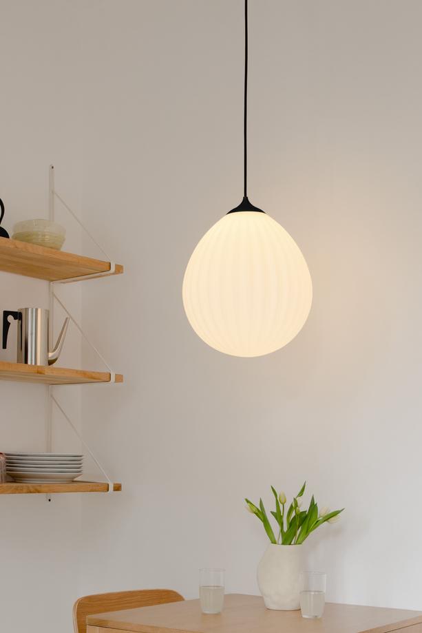 Around the World pendel med roset, hvid og sort • UMAGE - Copenhagenhomedesign