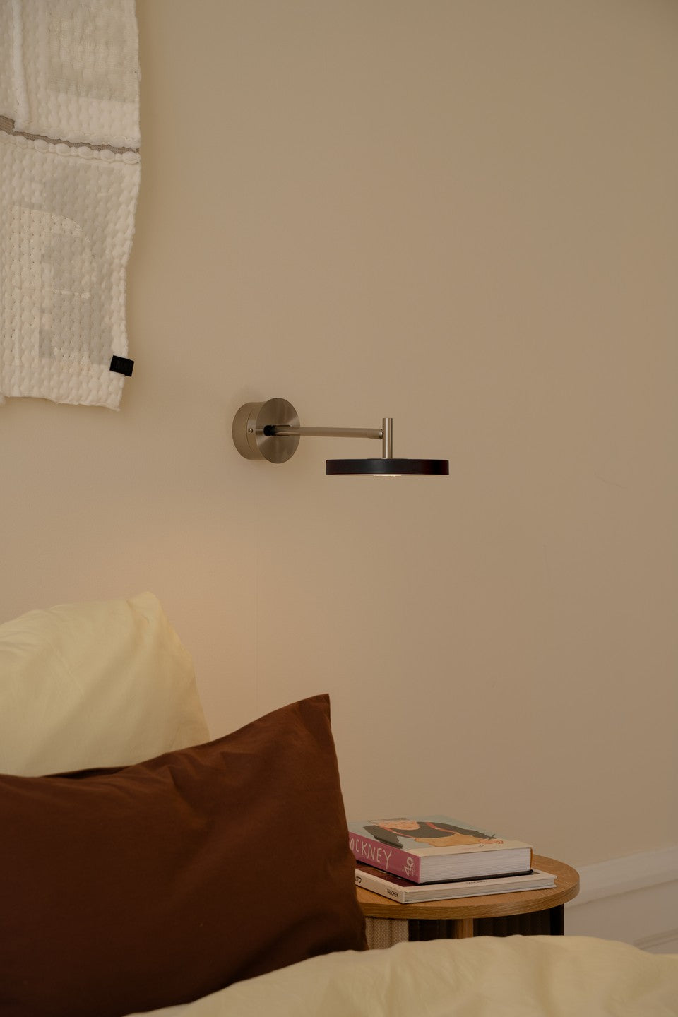 Asteria Wall væglampe (med hardwire add on), sort og stål • UMAGE - Copenhagenhomedesign