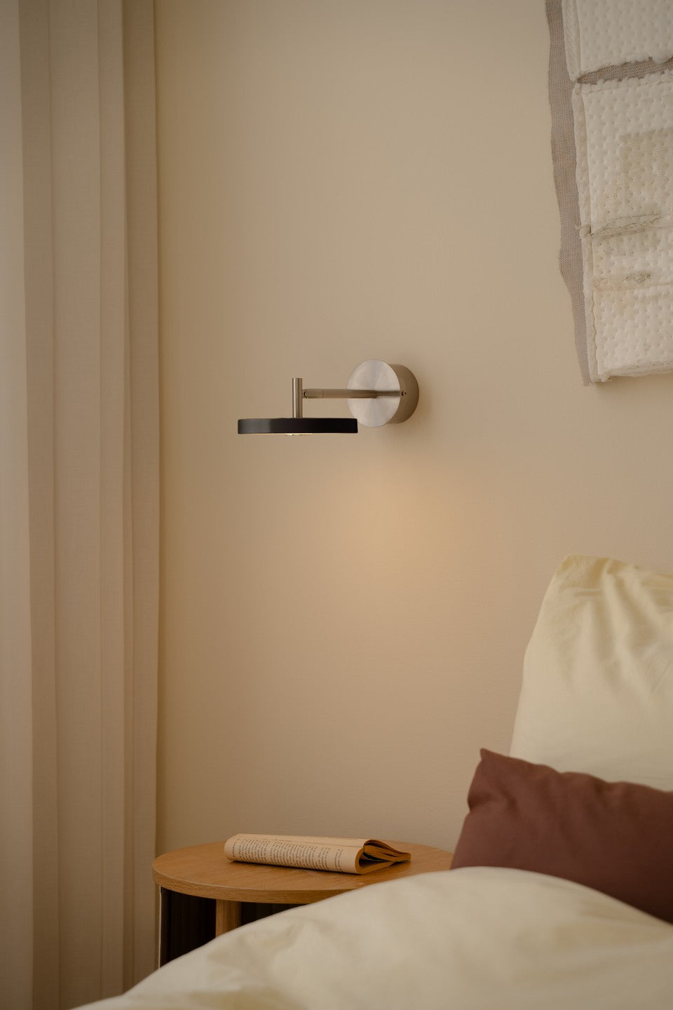 Asteria Wall væglampe (med hardwire add on), sort og stål • UMAGE - Copenhagenhomedesign