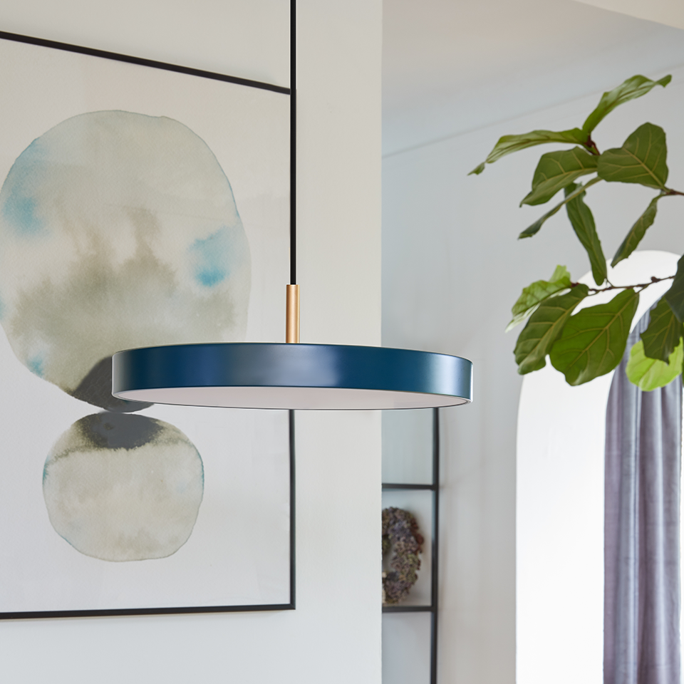 Asteria pendel, blå og messing • UMAGE - Copenhagenhomedesign