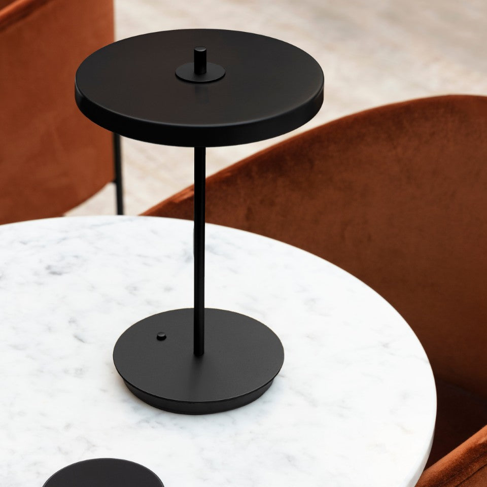 Asteria Table bordlampe, sort • UMAGE - Copenhagenhomedesign
