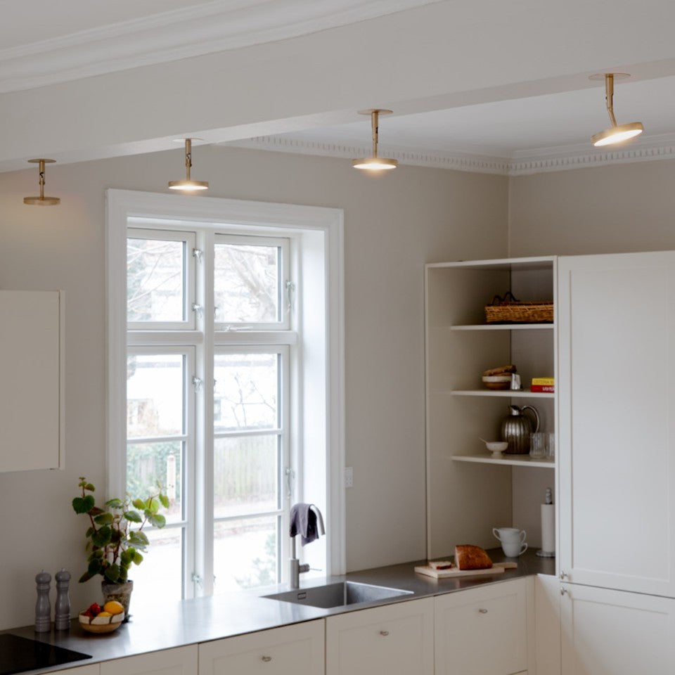 Asteria Spot spotlampe, messing • UMAGE - Copenhagenhomedesign