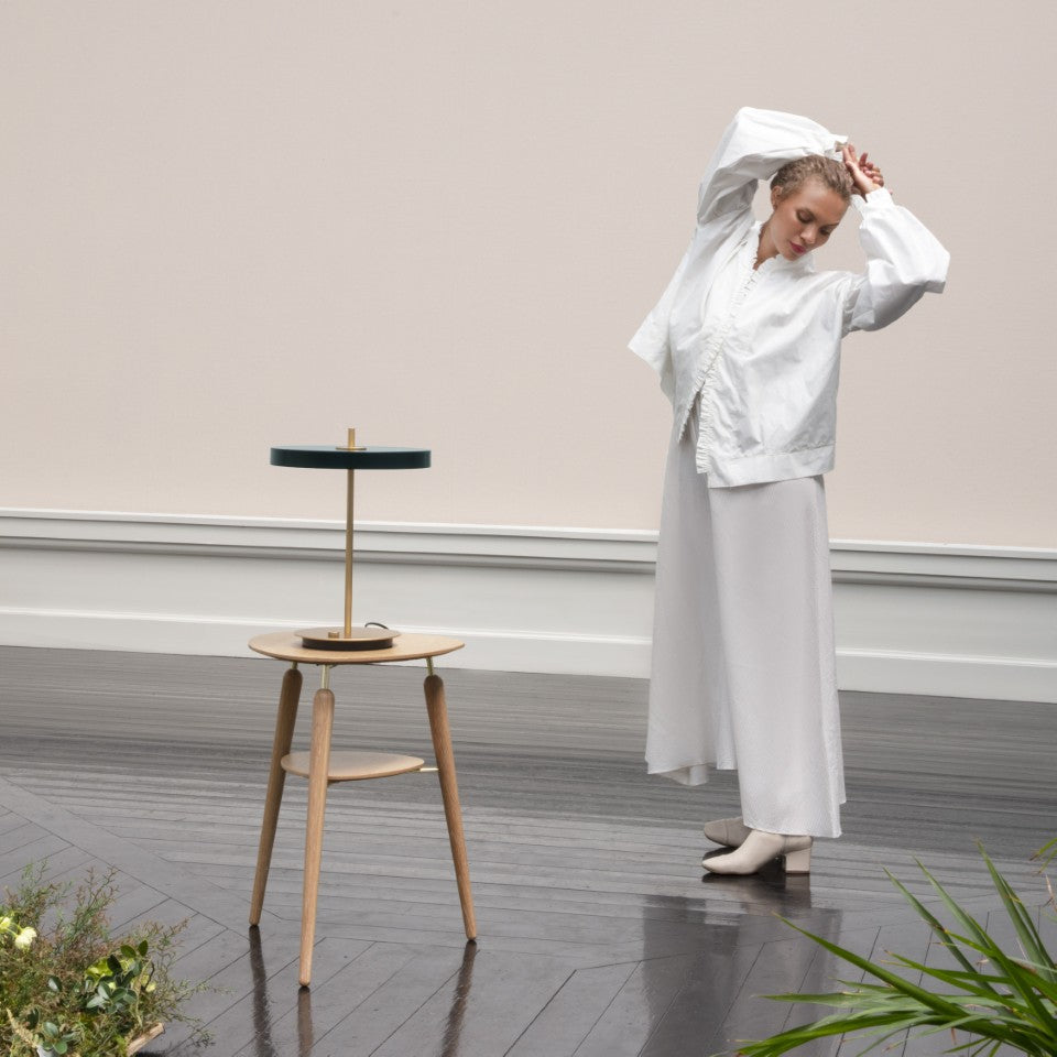 Asteria Table bordlampe, grøn og messing • UMAGE - Copenhagenhomedesign