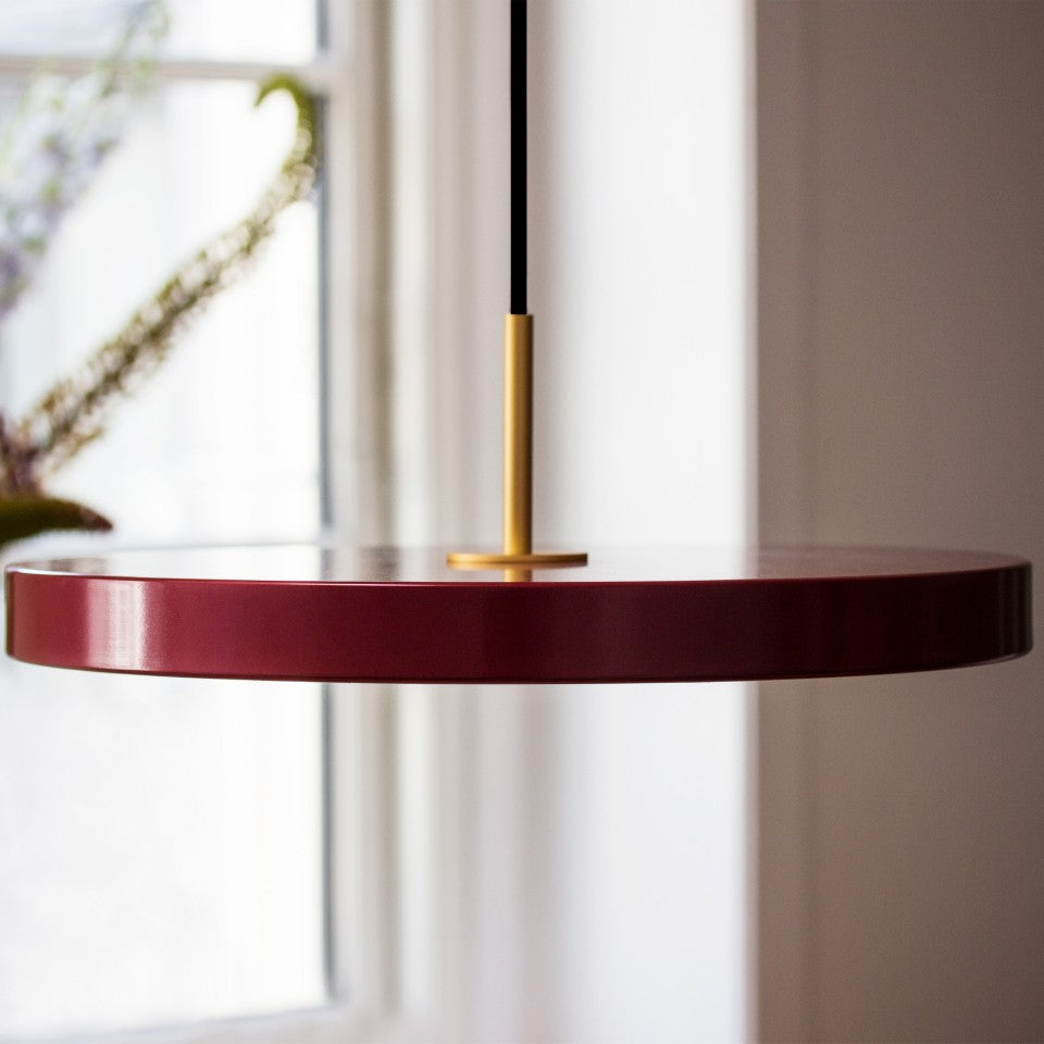 Asteria pendel, rød og messing • UMAGE - Copenhagenhomedesign
