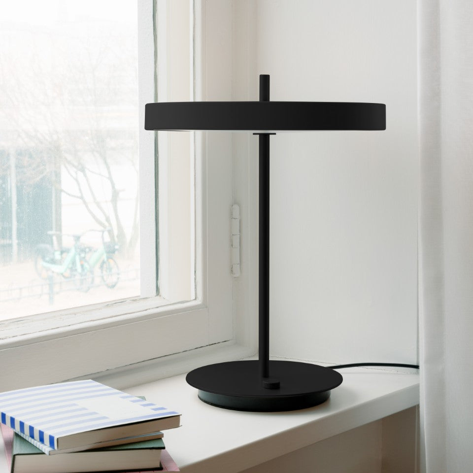 Asteria Table bordlampe, sort • UMAGE - Copenhagenhomedesign