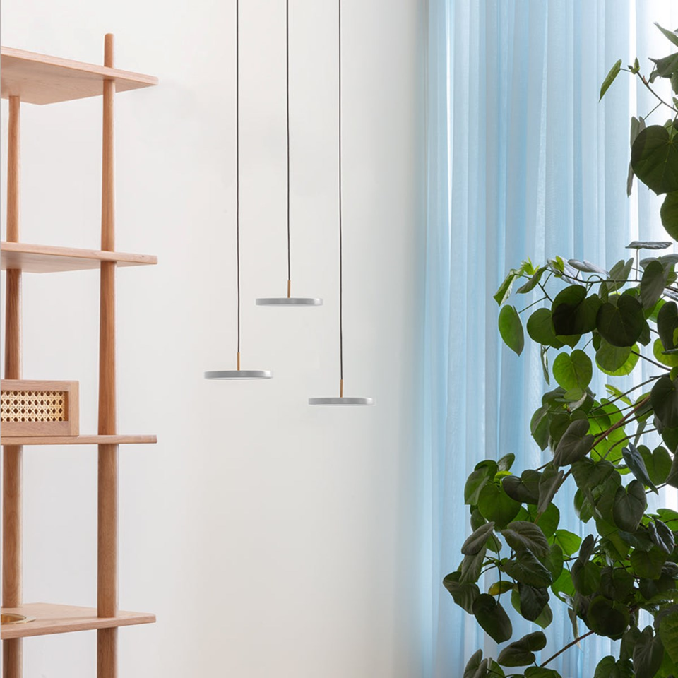 Asteria pendel, lysegrå (mist) og messing • UMAGE - Copenhagenhomedesign
