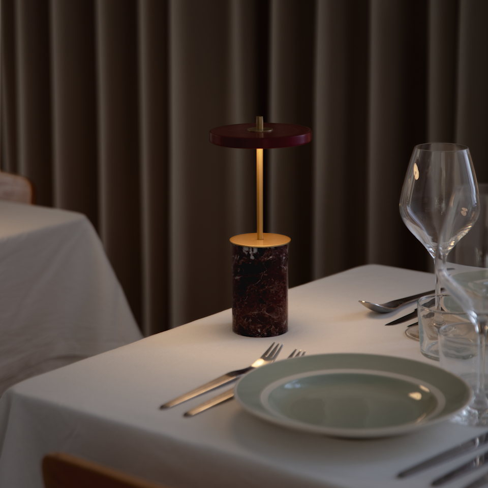 Asteria Move Mini, portable bordlampe, rød marmor • UMAGE - Copenhagenhomedesign